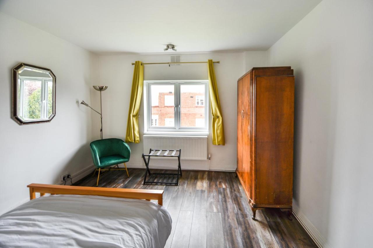 Great Spacious 2 Bedroom Flat Хендон Экстерьер фото